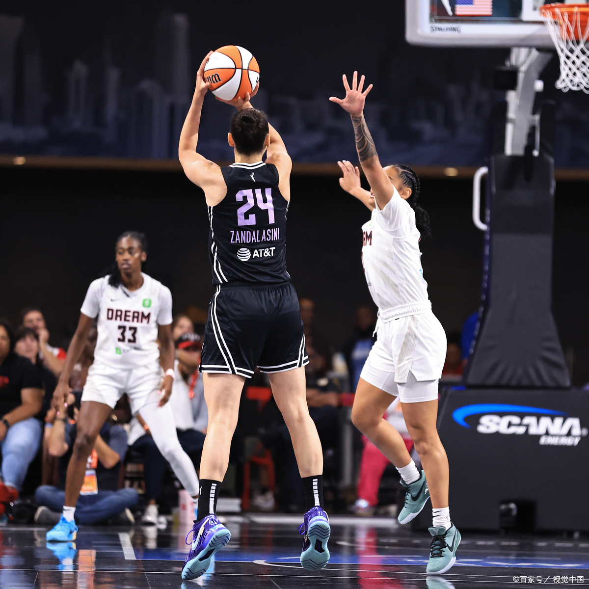 关于今夜突围战来临；深圳男篮围绕葡超门线救险；球迷炸锅；临场指挥获称赞的信息